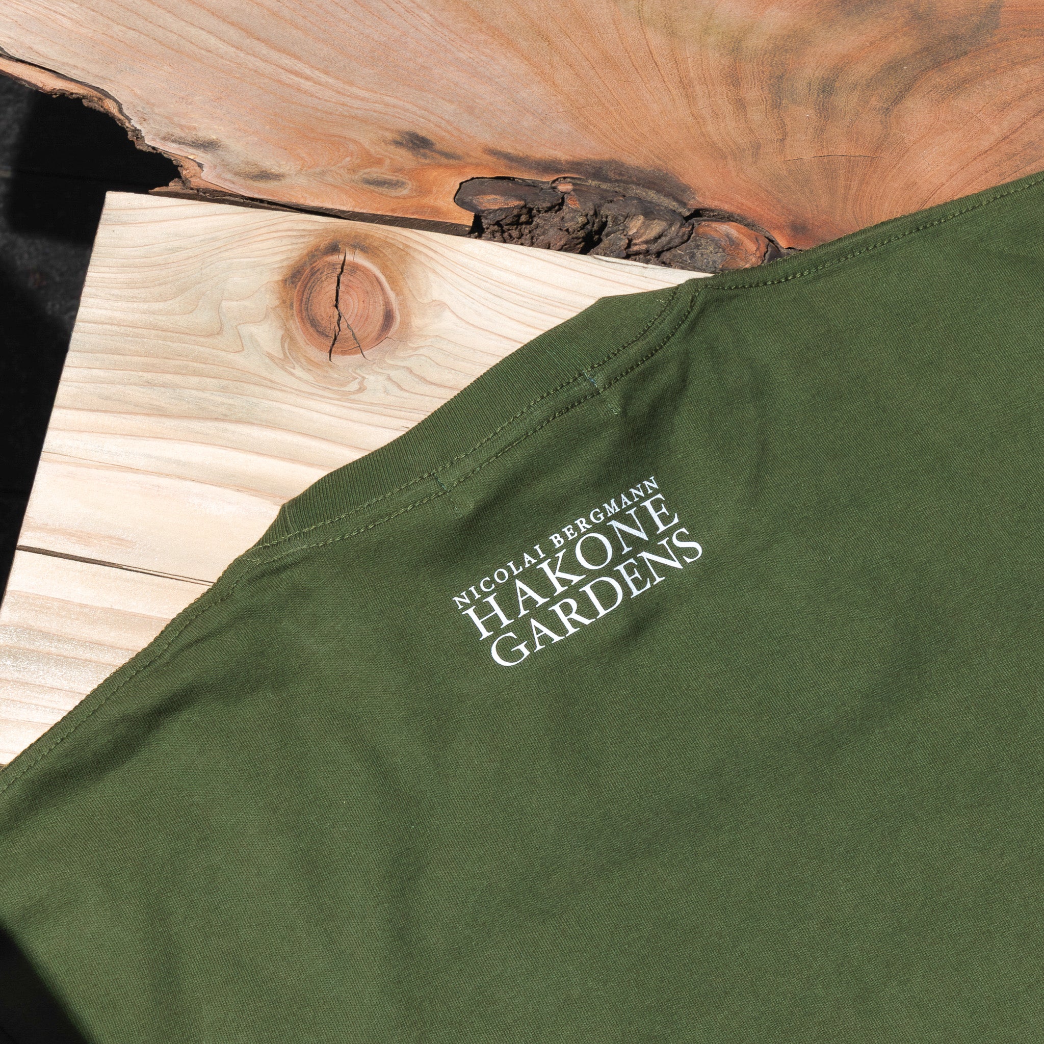 ニコライ バーグマン 箱根 ガーデンズ オリジナル Tシャツ - グリーン